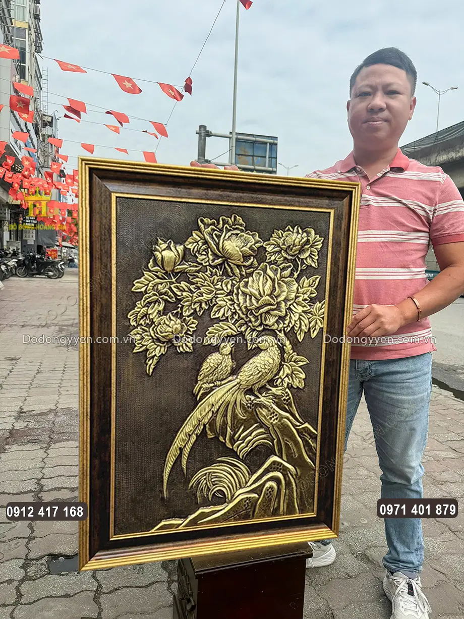 H&igrave;nh ảnh nh&igrave;n nghi&ecirc;ng của bức tranh đồng